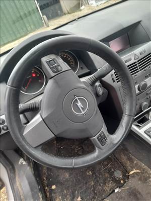 Opel astra h kormány