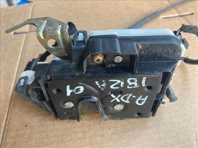 Ford Fiesta Mk7 jobb első ajtózár 8a6aa21812bj