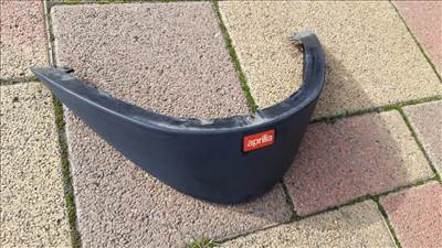 Aprilia Habana hátsó sárvédő betét 