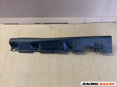 Suzuki Ignis bal hátsó küszöbborítás, repedt fül 7728186g00
