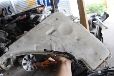BMW 5-ös sorozat F10/F11 Ablakmosó folyadék tartály 7241673