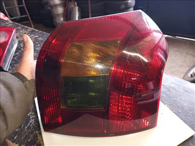 Toyota Corolla (E120/E130) Jobb hátsó lámpa  koito0251