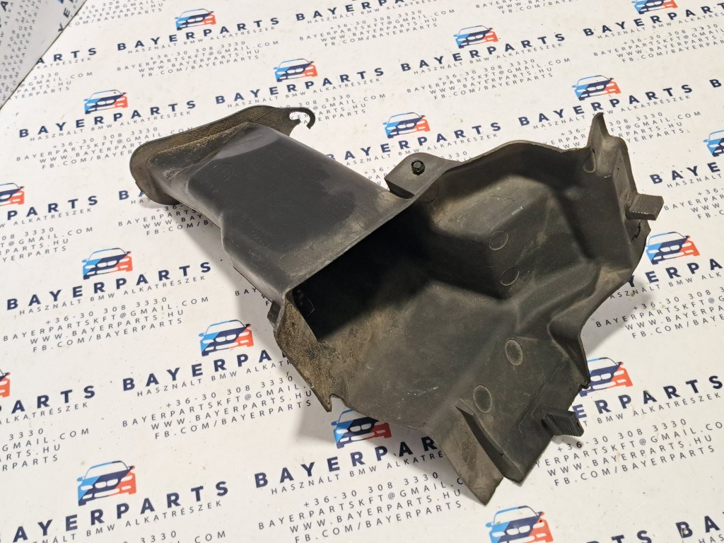 BMW E81 E87 E82 E88 E90 E91 E92 E93 E84 X1 bal elsõ vízelvezetõ lefolyó csatorna 2. kép