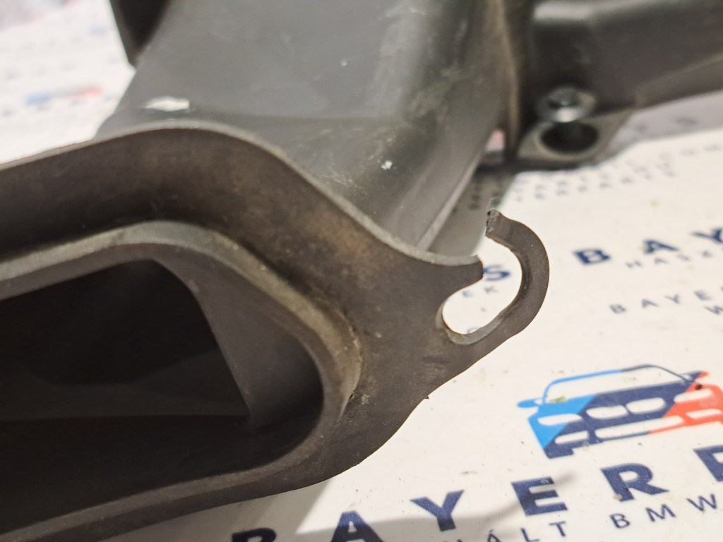 BMW E81 E87 E82 E88 E90 E91 E92 E93 E84 X1 bal elsõ vízelvezetõ lefolyó csatorna 3. kép