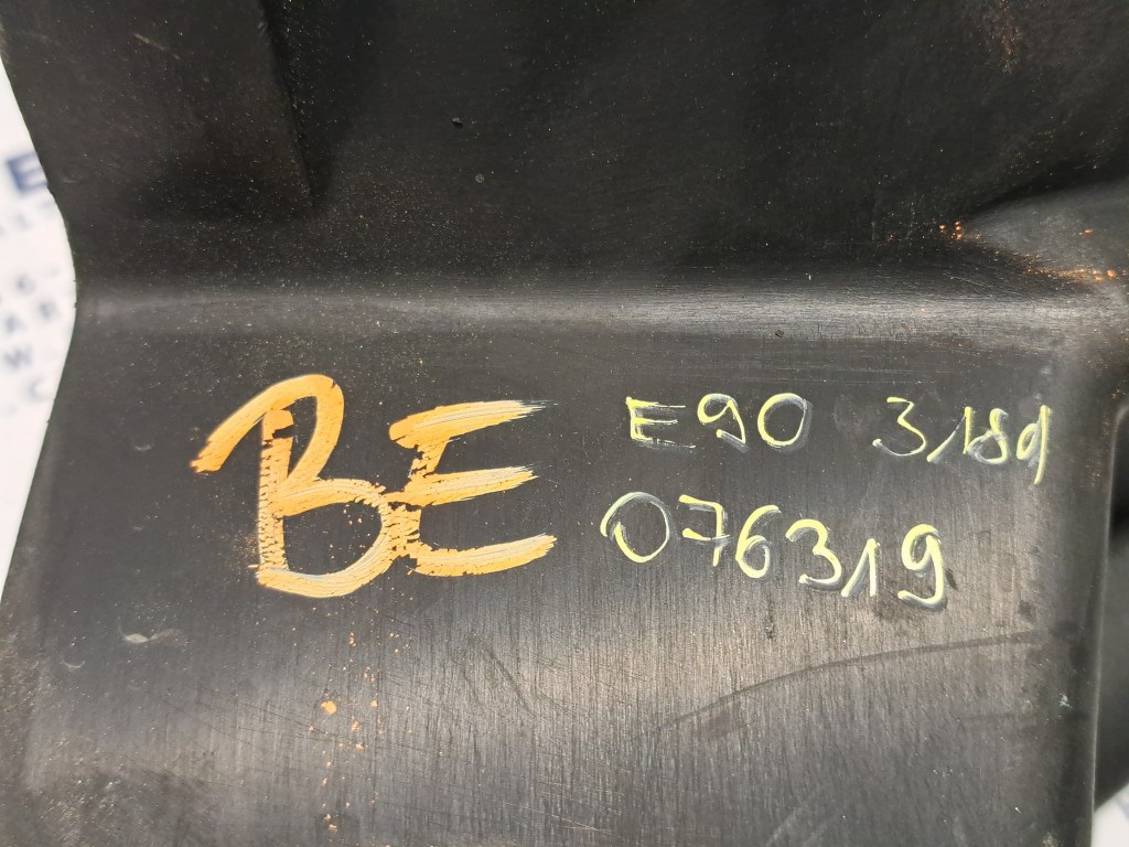 BMW E81 E87 E82 E88 E90 E91 E92 E93 E84 X1 bal elsõ vízelvezetõ lefolyó csatorna 5. kép
