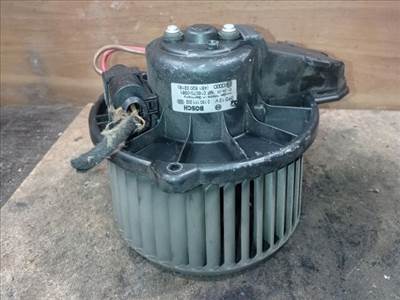 Audi A6 (C5 - 4B) Fűtőmotor (Klímás) *143793* 0130111202