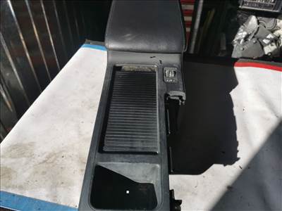 Subaru Legacy IV Kombi 3.0R SUBARU LEGACY V Könyöklő  66150ag000jc