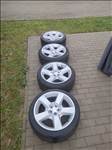  5x100 lyukosztású 18" újszerű alufelni, rajta 225/40 újszerű nyári gumi gumi 