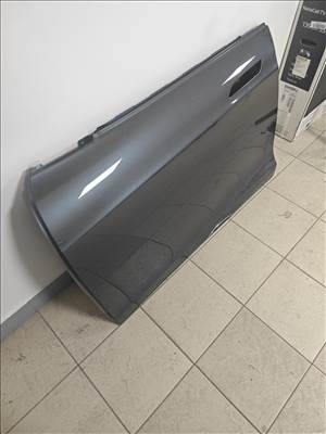 Tesla model S enyhén sérült hibás bal első ajtó