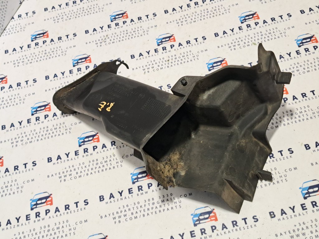 BMW E81 E87 E82 E88 E90 E91 E92 E93 E84 X1 bal elsõ vízelvezetõ lefolyó csatorna 2. kép