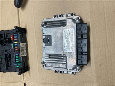 Peugeot 308 I motorvezérlő  0281013872 9664843780