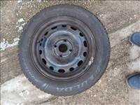  4x100 lyukosztású 14" újszerű (gyári felni) lemezfelni, rajta 175/65 újszerű Fulda téli gumi 