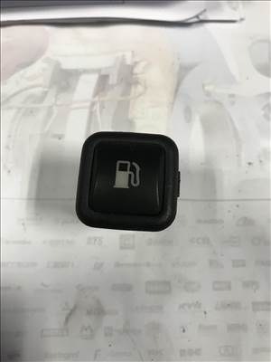 Volkswagen Passat B5 tanknyitó kapcsoló 3b0959833a