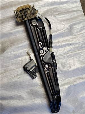 BMW 5-ös sorozat F10/F11 bal hátsó ablakemelő 