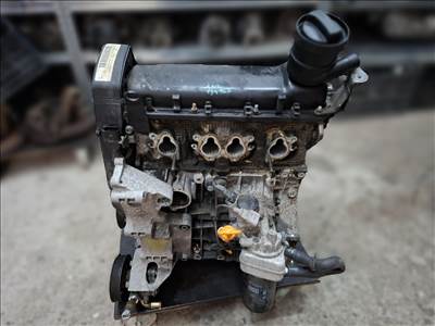 Volkswagen Golf IV 1.6 AKL motorblokk hengerfejjel (29610)