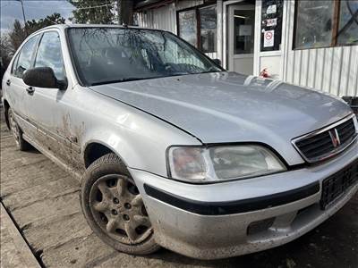 Honda Civic VI 1.6i bontott alkatrészei