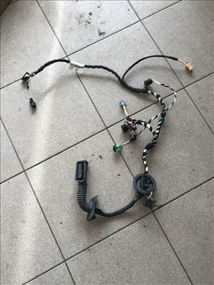 Volkswagen Tiguan II jobb hátsó ajtóköteg 5na971694k