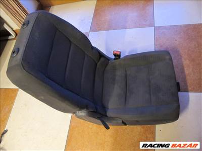 Volkswagen Touran I ülés jobb hátsó