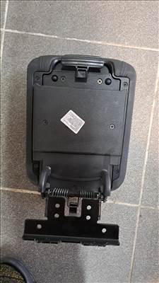 Hyundai tucson  könyöklő 