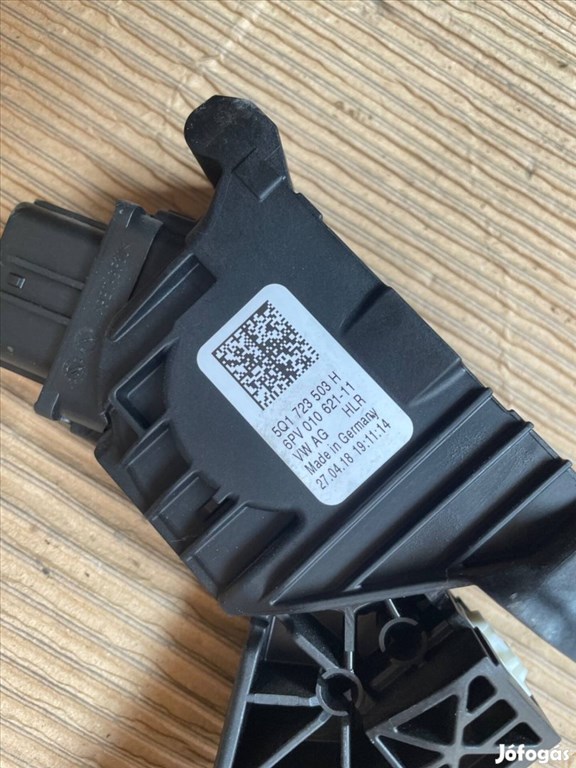 Skoda Superb III gázpedál 6pv 010 621 11  2. kép