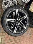  5x112 lyukosztású 18” alufelni 225/45 Pirelli téli gumi gyári mercedes garnitúra a b c osztály