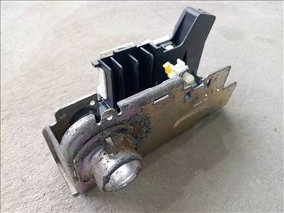 Ford transit Tranzit 00- Első manuális zárszerkezet zár ajtózár 7703