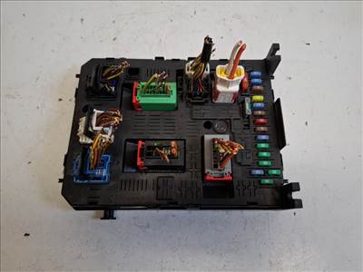 Peugeot 5008  bsi modul 9678477180