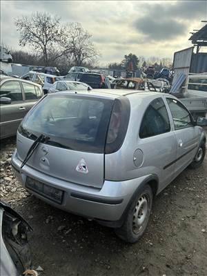 Opel Corsa C bontott alkatrészei
