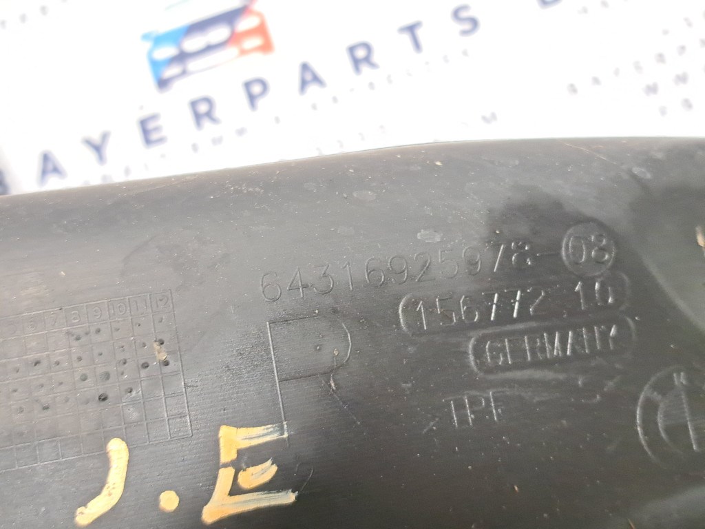 BMW E81 E87 E82 E88 E90 E91 E92 E93 E84 X1 jobb elsõ vízelvezetõ lefolyó csatorna 3. kép