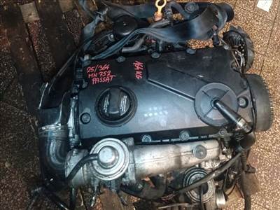 Volkswagen Passat B5 Hengerfej *152822* 038103373c