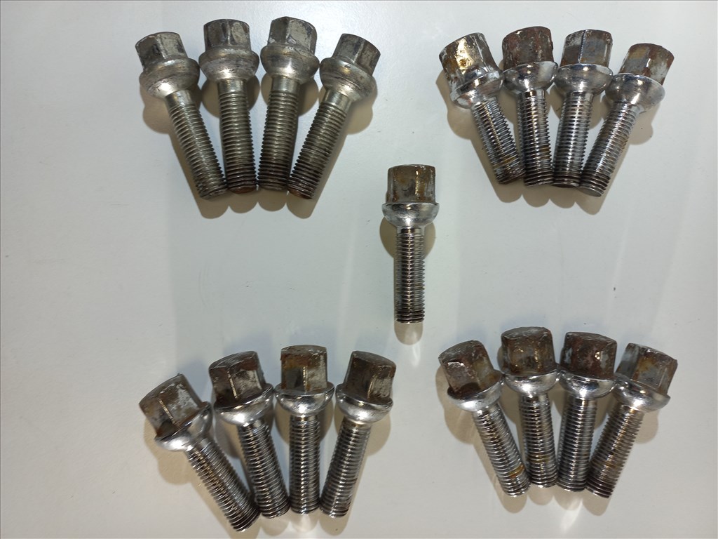 Kerékcsavar 12×1,5 menettel 2. kép