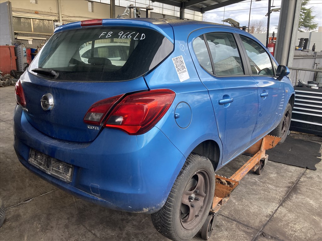 Opel Corsa E bontott alkatrészei 6. kép