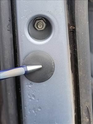 Opel Corsa C műanyag zárókupak dugó kupak fedél takaró B oszlop