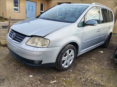 Volkswagen Touran 1T1 2.0Tdi(AZV)bontott alkatrészei, LA7W színben eladók