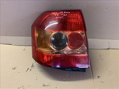 Toyota Corolla ferdehátú bal hátsó lámpa