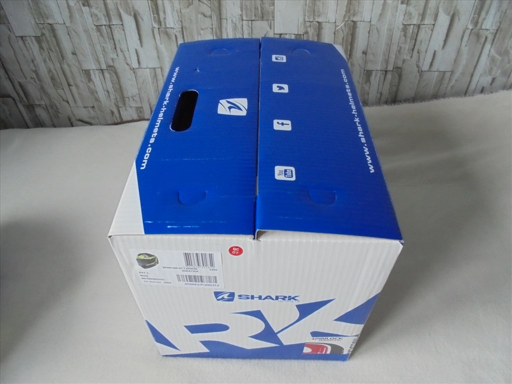 Shark vadi új Race-R Pro Carbon bukósísak 9. kép