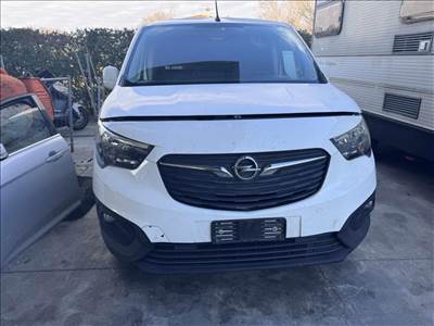 Opel Combo E lökhárító sárvédő motor váltó lámpa sárvédő motorháztető 