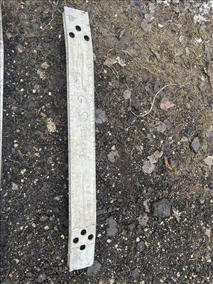 Lexus GS lökhárító tartó vas első