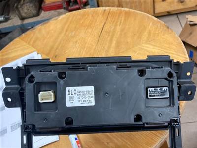 Suzuki SX4 I fűtéskapcsoló  3951055l00