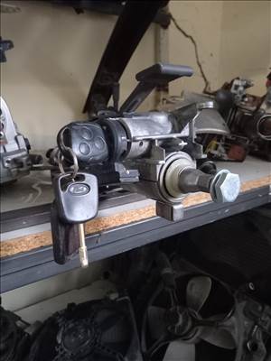 Ford Fiesta Mk5 Źárszett kulccsal