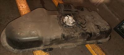 Hyundai ix20 1.4 üzemanyag tartály benzin tank  311001p000