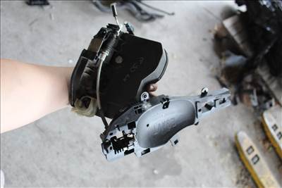 BMW 5-ös sorozat F10/F11 jobb első ajtózár