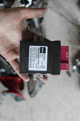 BMW 5-ös sorozat F10/F11 Üzemanyag-szivattyú relé vezérlőmodul 7371832