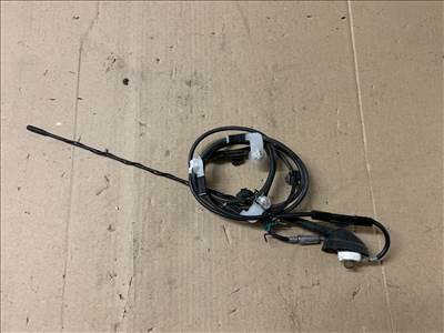 Suzuki Swift antenna kábellel