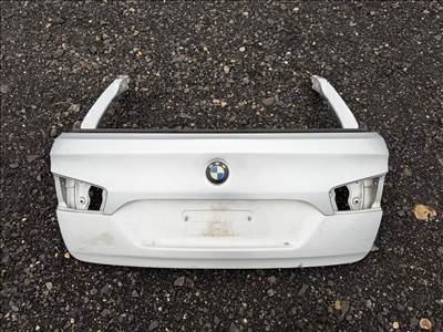 BMW F11 csomagtartó ajtó.