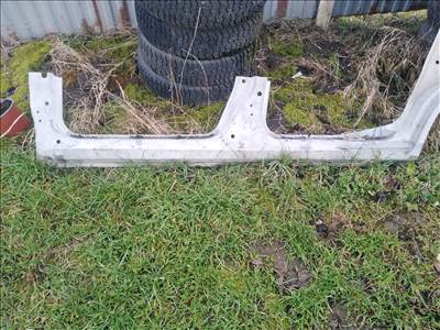 Suzuki Alto V  küszöb