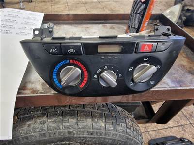 Toyota Rav 4 00-05 Fűtéskapcsoló
