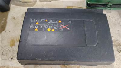 Opel Vivaro 2018, 1.6, 125LE, Akkumulátor-fedél    978187298r