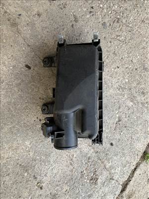 Toyota Auris (E180) levegőszűrőház 