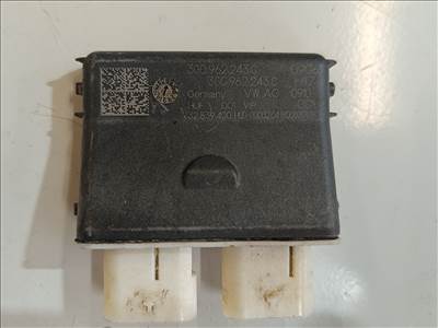 Volkswagen Passat B8, Touran II, Tiguan II csomagtér ajtó zár vezérlőegység  3G0962243C